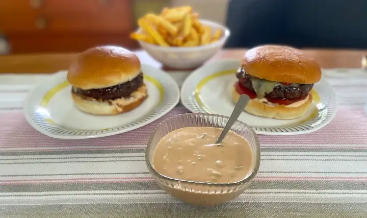 Hemmagjord hamburgerdressing - Bästa receptet & proffstipsen